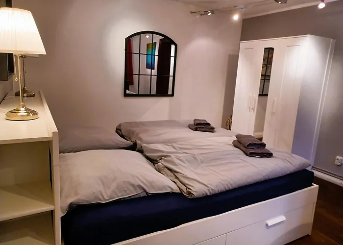 Kleine Galerie Apartment Fuer 3 Mit Kueche Kamin Netflix Parken Und Hofladen