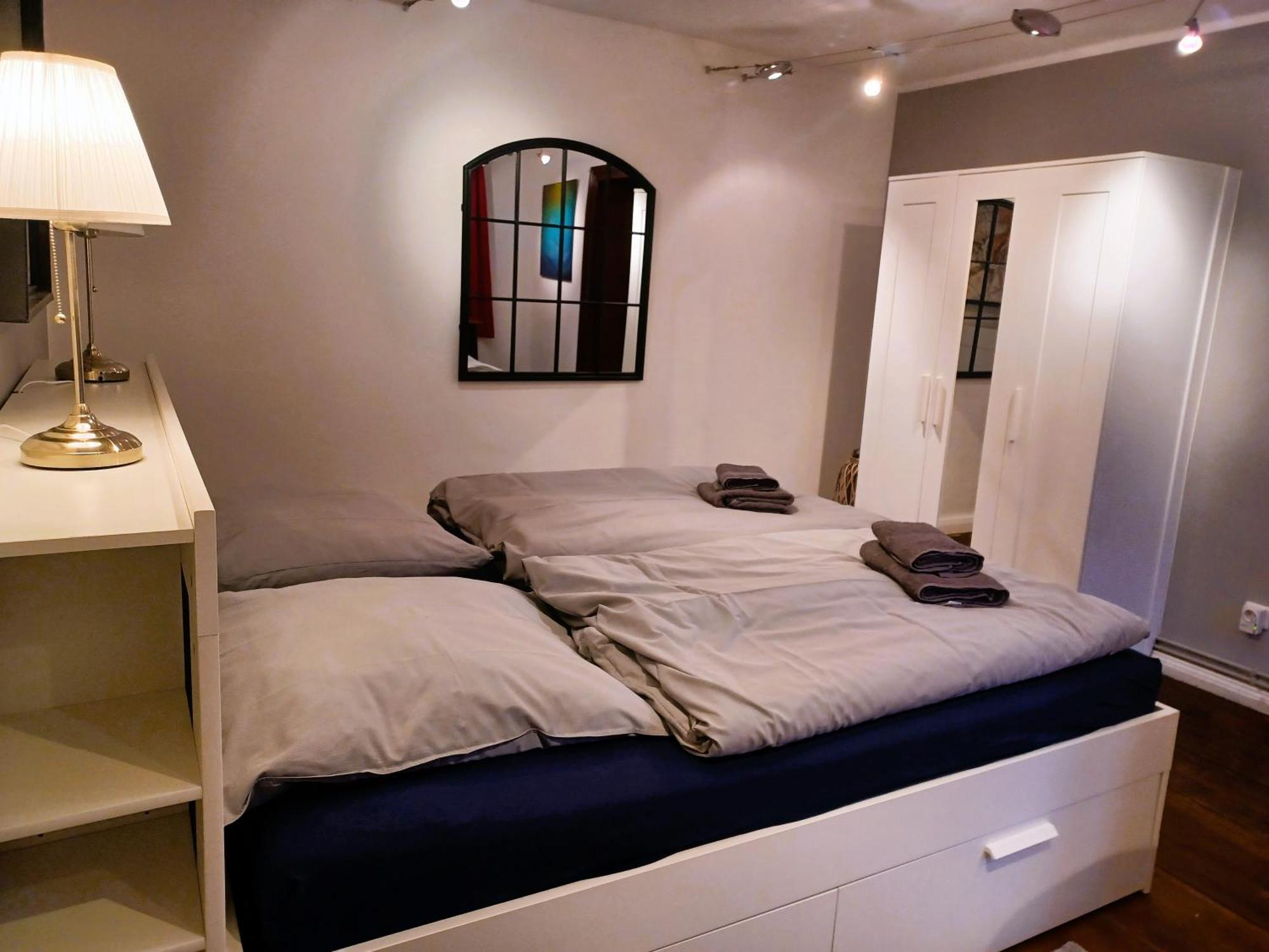 Kleine Galerie Fuer 3 Mit Kueche Kamin Netflix Parken Und Hofladen Apartment Steinhofel