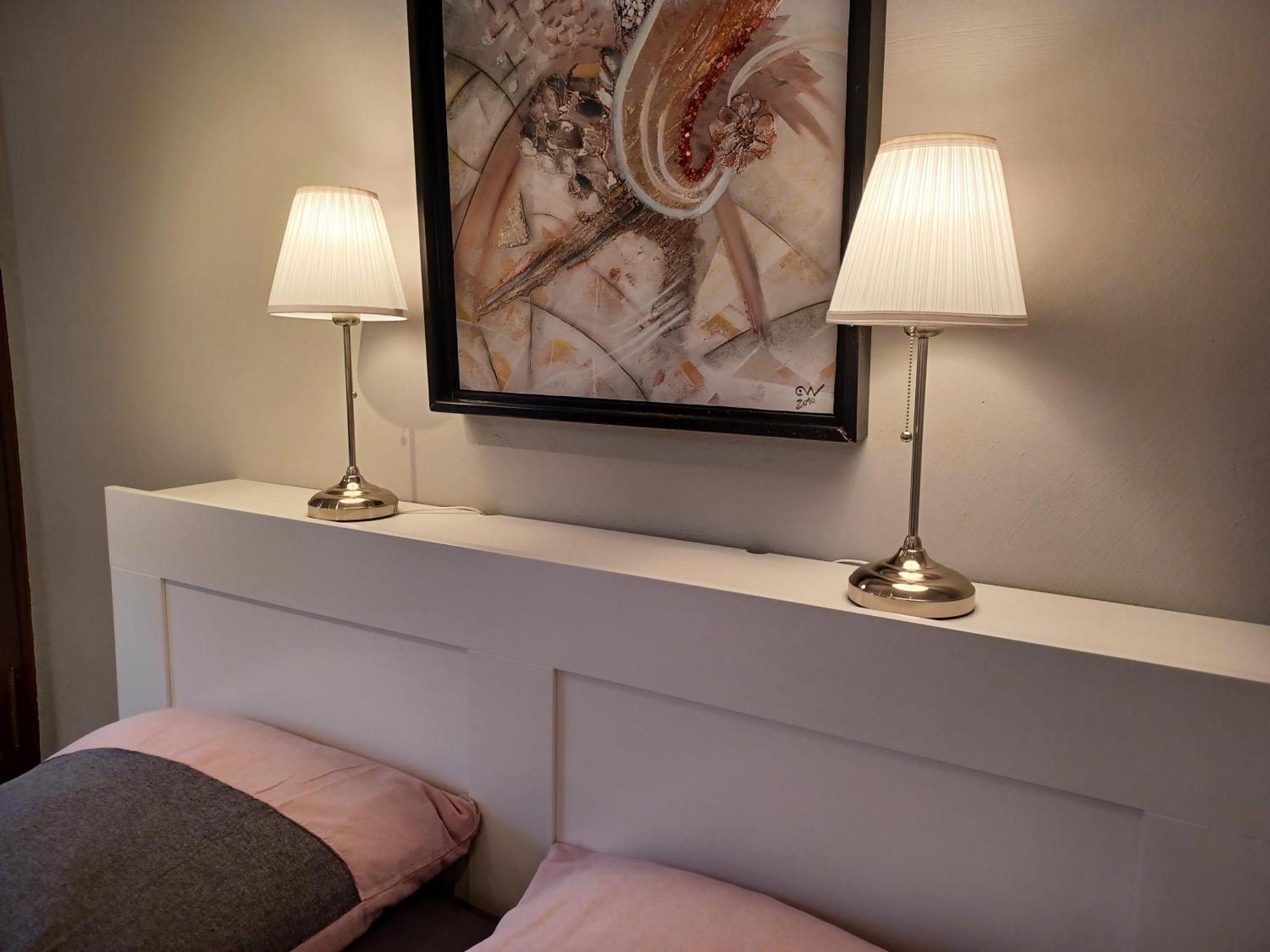 Kleine Galerie Fuer 3 Mit Kueche Kamin Netflix Parken Und Hofladen Apartment *