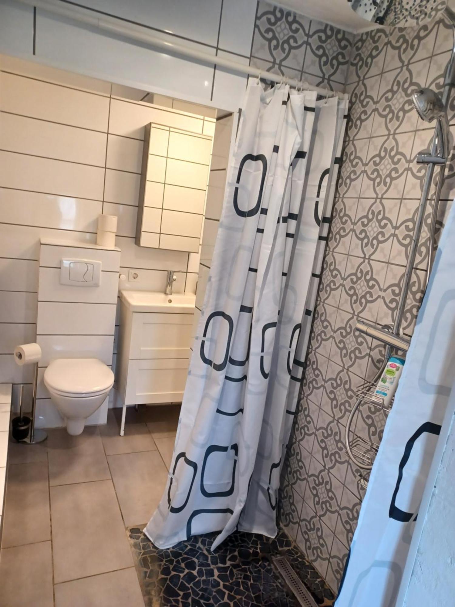 Apartment Kleine Galerie Fuer 3 Mit Kueche Kamin Netflix Parken Und Hofladen *